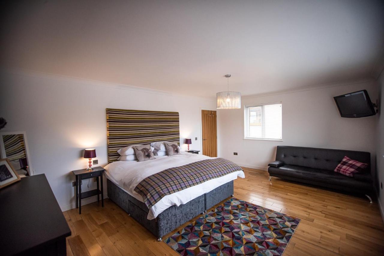 Charming 1Br Cottage With Garden, Spacious Rooms - Part Of Langley Serviced Apartments Several Properties In Wick Wick  Dış mekan fotoğraf